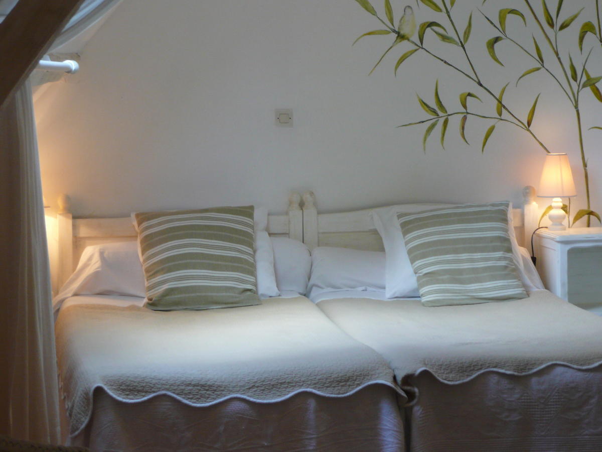 Manoir De Bois En Ardres Bed and Breakfast Camera foto